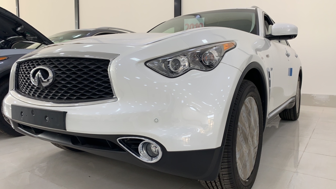 Infiniti QX70